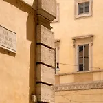 Largo Argentina Apartment - A room in rome
